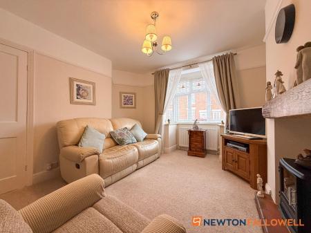 3 bedroom Semi-detached house for sale in Smith Street, Newark