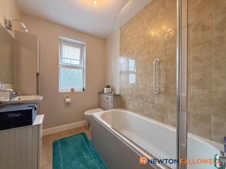 3 bedroom Semi-detached house for sale in Smith Street, Newark