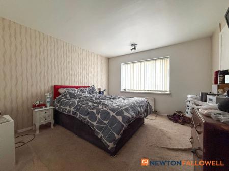 3 bedroom Semi-detached house for sale in Cranmer Road, Newark