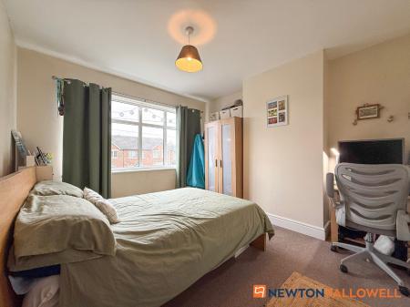 3 bedroom Semi-detached house for sale in Windsor Avenue, Newark