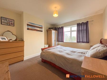 3 bedroom Semi-detached house for sale in Windsor Avenue, Newark