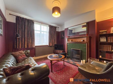 3 bedroom Semi-detached house for sale in Windsor Avenue, Newark