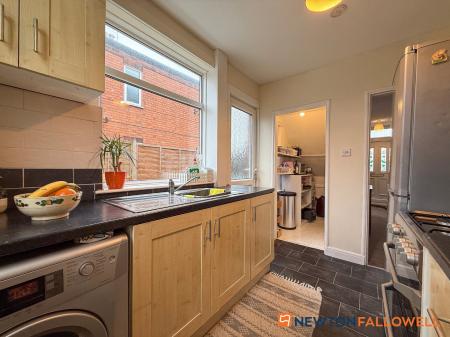 3 bedroom Semi-detached house for sale in Windsor Avenue, Newark