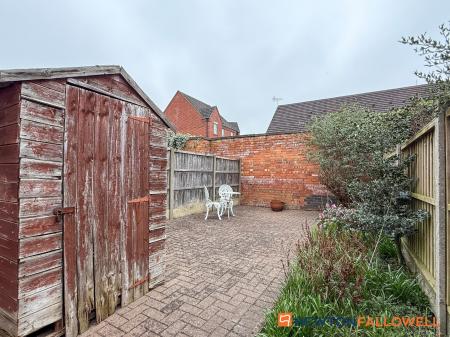 2 bedroom Terraced House for sale in Newton Street, Newark