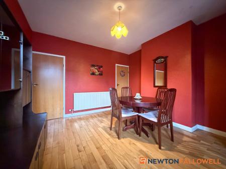 2 bedroom Terraced House for sale in Newton Street, Newark