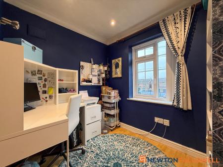 3 bedroom Semi-detached house for sale in Winthorpe Road, Newark