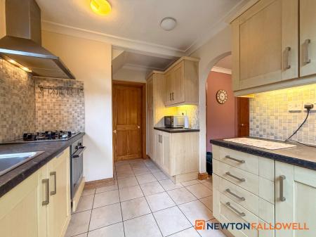 3 bedroom Semi-detached house for sale in Winthorpe Road, Newark