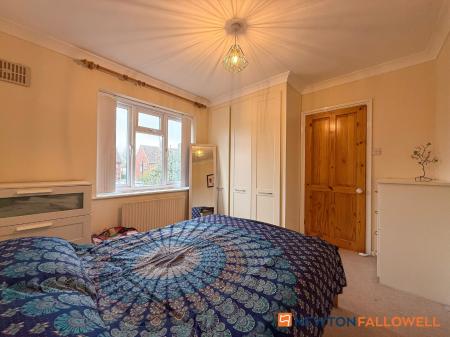 3 bedroom Semi-detached house for sale in Winthorpe Road, Newark