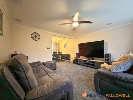 4 bedroom Detached house for sale in Norman Avenue, Newark