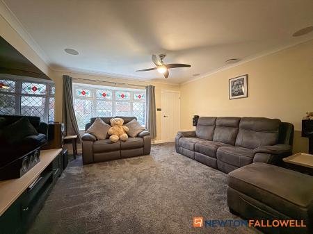 4 bedroom Detached house for sale in Norman Avenue, Newark