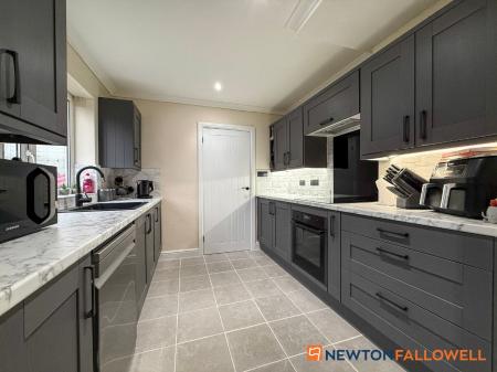 4 bedroom Detached house for sale in Norman Avenue, Newark