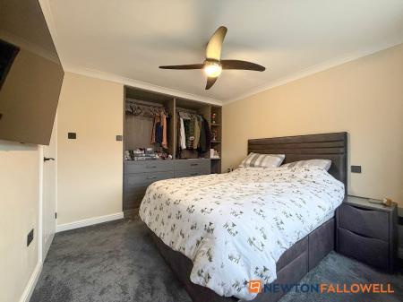 4 bedroom Detached house for sale in Norman Avenue, Newark