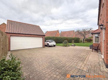 4 bedroom Detached house for sale in Main Street, Upton