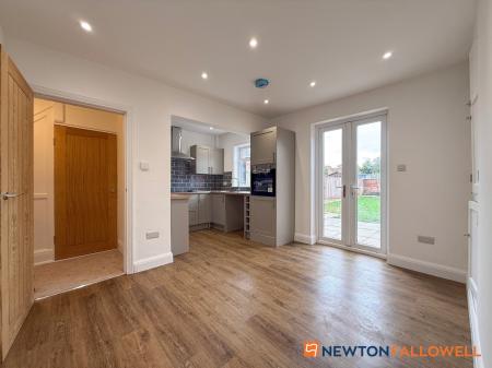 3 bedroom Semi-detached house for sale in Smith Street, Newark