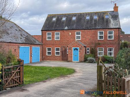 Bells Court, Carlton-le-Moorland