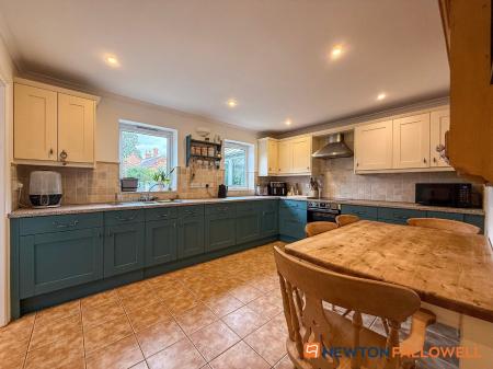 5 bedroom Detached house for sale in Bells Court, Carlton-le-Moorland