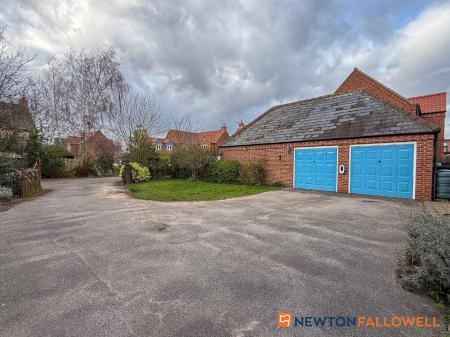 5 bedroom Detached house for sale in Bells Court, Carlton-le-Moorland
