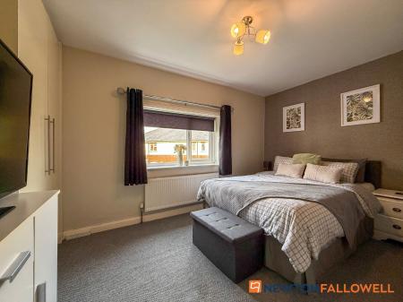 3 bedroom Semi-detached house for sale in Bowbridge Road, Newark