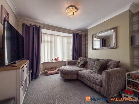 3 bedroom Semi-detached house for sale in Bowbridge Road, Newark