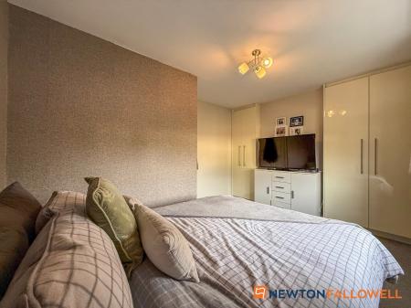 3 bedroom Semi-detached house for sale in Bowbridge Road, Newark