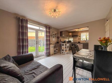 3 bedroom Semi-detached house for sale in Bowbridge Road, Newark