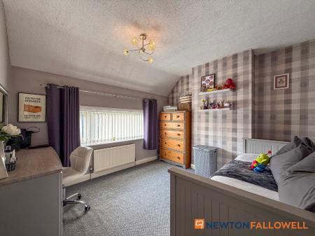 3 bedroom Semi-detached house for sale in Bowbridge Road, Newark