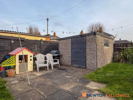 3 bedroom Semi-detached house for sale in Bowbridge Road, Newark