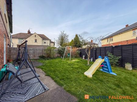 3 bedroom Semi-detached house for sale in Bowbridge Road, Newark