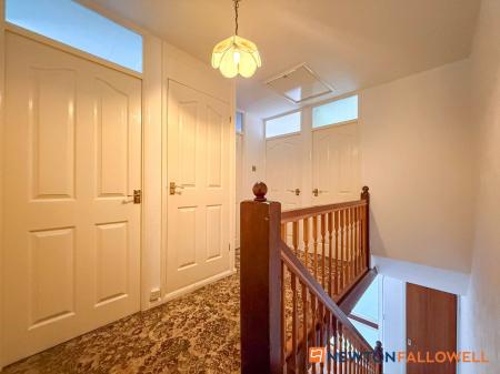 3 bedroom Semi-detached house for sale in Ellerslie Close, Newark