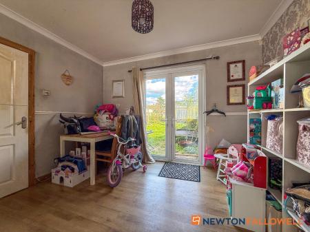 3 bedroom Semi-detached house for sale in Trinity Road, Newark