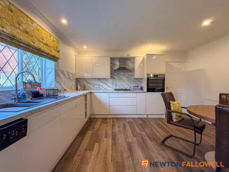 3 bedroom Detached bungalow for sale in Manor Drive, Long Bennington