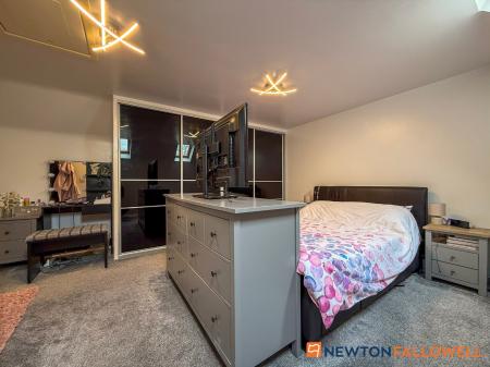 4 bedroom Semi-detached house for sale in Skayman Fields, Carlton-le-Moorland