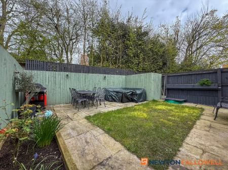 4 bedroom Semi-detached house for sale in Skayman Fields, Carlton-le-Moorland