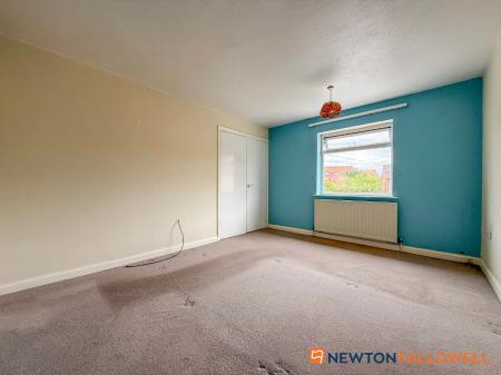 2 bedroom Semi-detached house for sale in Pelham Close, Newark