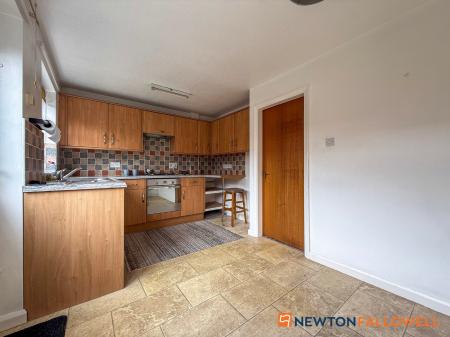 2 bedroom Semi-detached house for sale in Pelham Close, Newark