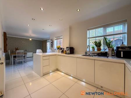 4 bedroom Detached house for sale in Stirling Drive, Coddington