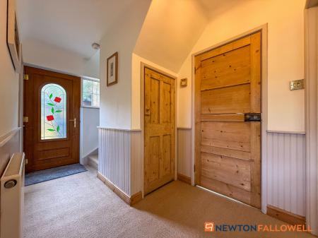 3 bedroom Semi-detached house for sale in Stragglethorpe Lane, Stragglethorpe