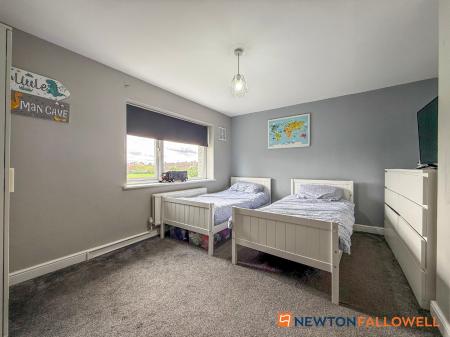 3 bedroom End of terrace house for sale in Mercia Road, Newark