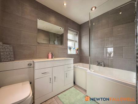 3 bedroom End of terrace house for sale in Mercia Road, Newark