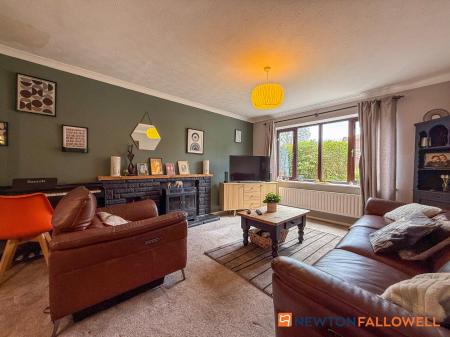 4 bedroom Detached house for sale in Hine Avenue, Newark