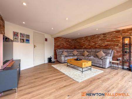 4 bedroom End of terrace house for sale in High Street, Collingham