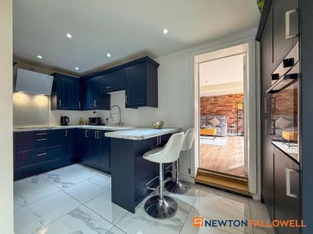 4 bedroom End of terrace house for sale in High Street, Collingham