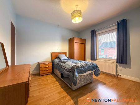 2 bedroom Terraced House for sale in Newton Street, Newark, NG24