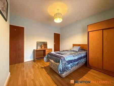 2 bedroom Terraced House for sale in Newton Street, Newark, NG24