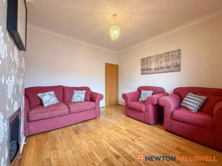 2 bedroom Terraced House for sale in Newton Street, Newark, NG24