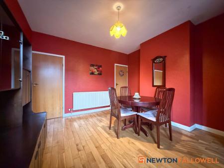 2 bedroom Terraced House for sale in Newton Street, Newark, NG24