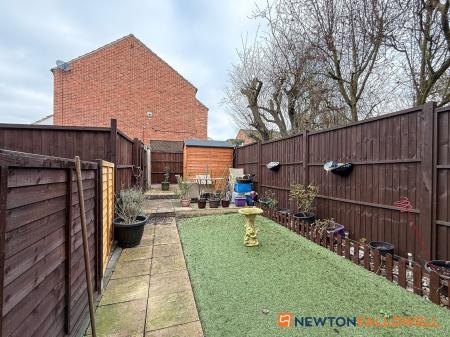 2 bedroom Terraced House for sale in Old Mill Crescent, Newark, NG24
