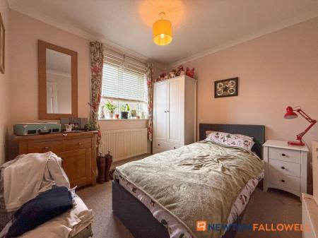 2 bedroom Terraced House for sale in Old Mill Crescent, Newark, NG24