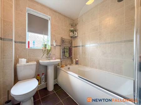 2 bedroom Terraced House for sale in Old Mill Crescent, Newark, NG24