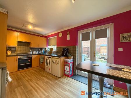 2 bedroom Terraced House for sale in Old Mill Crescent, Newark, NG24